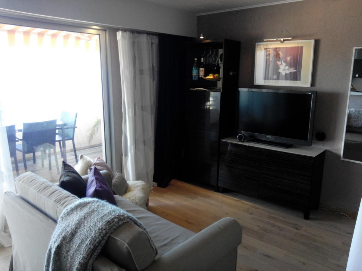 Monaco Hilltop Suites ボーソレイユ 部屋 写真